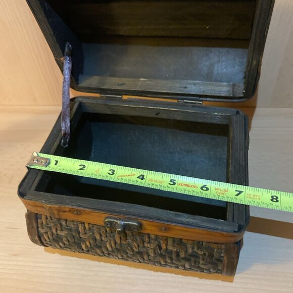 Wooden Woven Bamboo Hinged Lock Jewelry Keepsake Box Home Decor - Picture 4 of 10